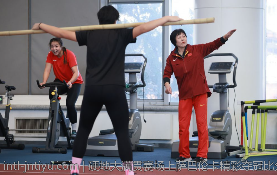 硬地大满贯赛场上萨巴伦卡精彩夺冠比分盘点